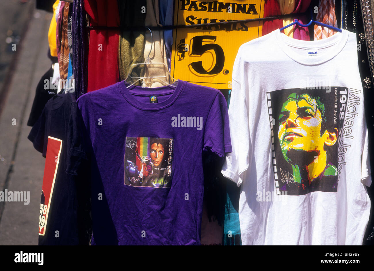 Michael Jackson T-shirts on sale New York, 2009 Stock Photo - Alamy