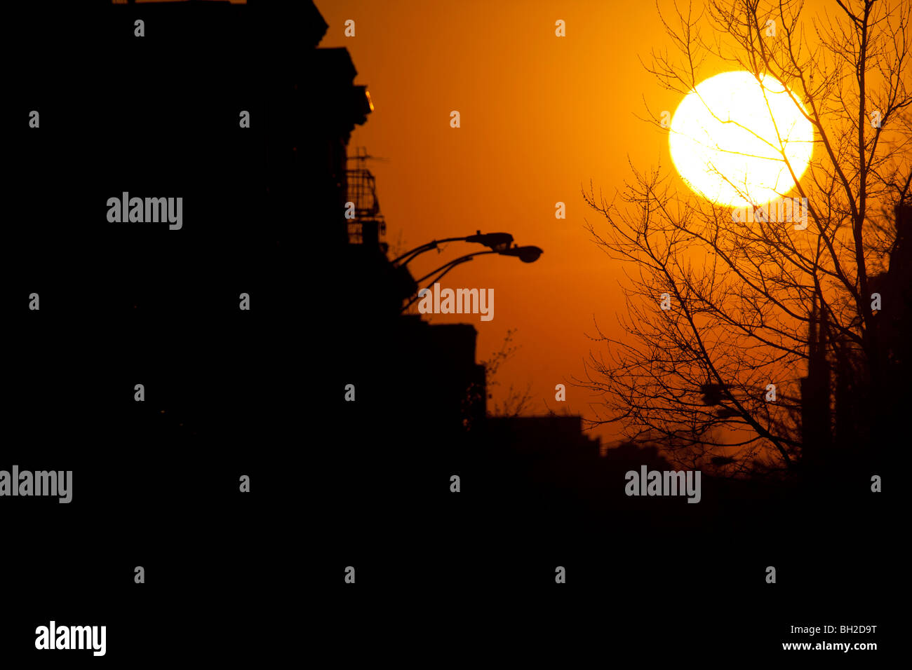 Sunrise over new york city skyline hi-res stock photography and images ...