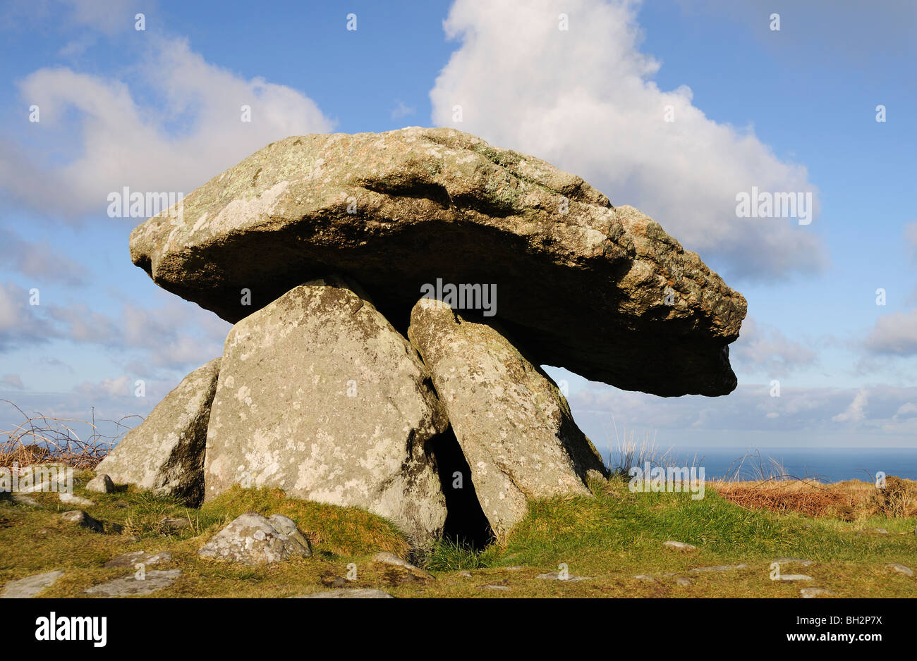 the megalithic burial tomb ' chun quoit ' at morvah near pendeen in cornwall, uk Stock Photo
