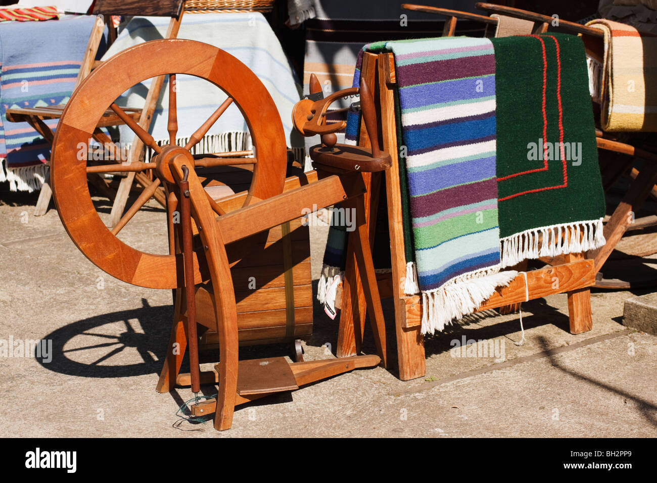 Spinning Wheel For Making Yarn From Wool Fibers. Vintage Rustic Equipment  Stock Photo - Alamy