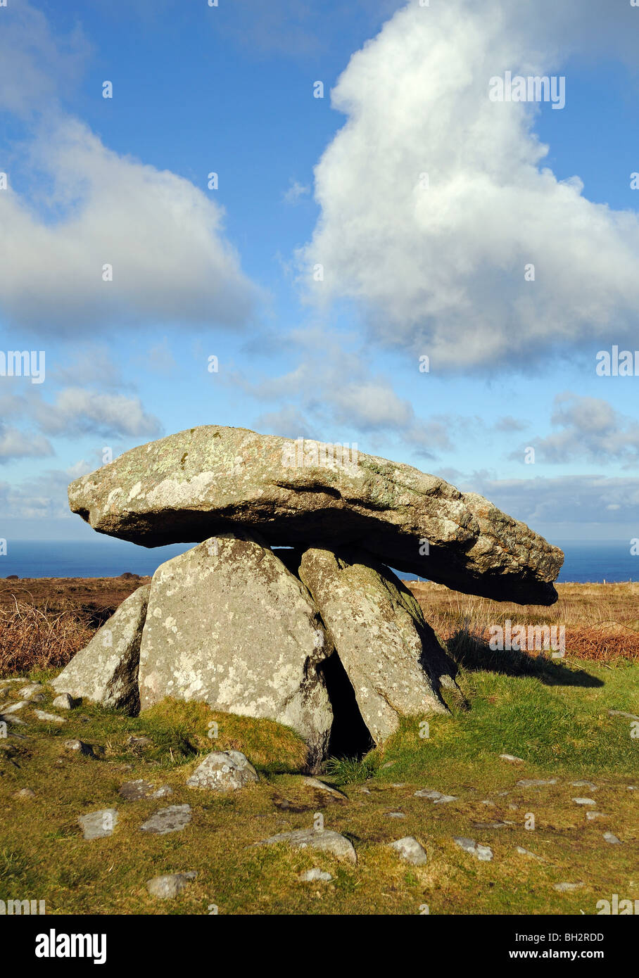 chun quoit a megalithic burial tomb near morvah in penwith,cornwall,uk Stock Photo