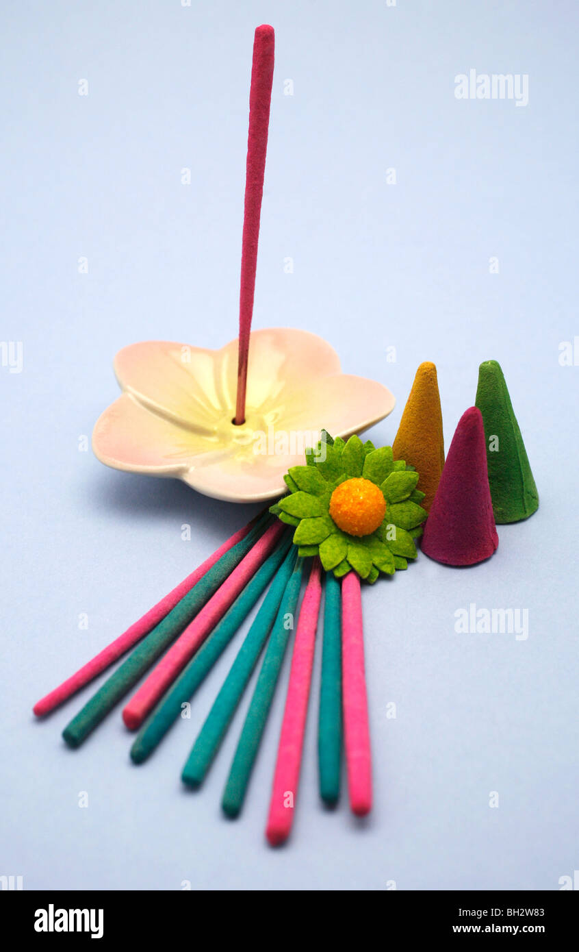 Pink incense sticks hi-res stock photography and images - Alamy