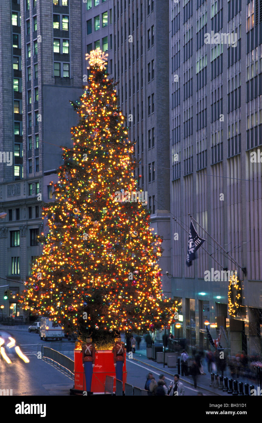 Nyse christmas tree hires stock photography and images Alamy
