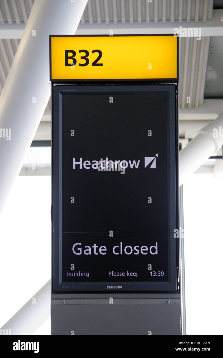 Gate closed sign at Heathrow Airport Stock Photo Alamy