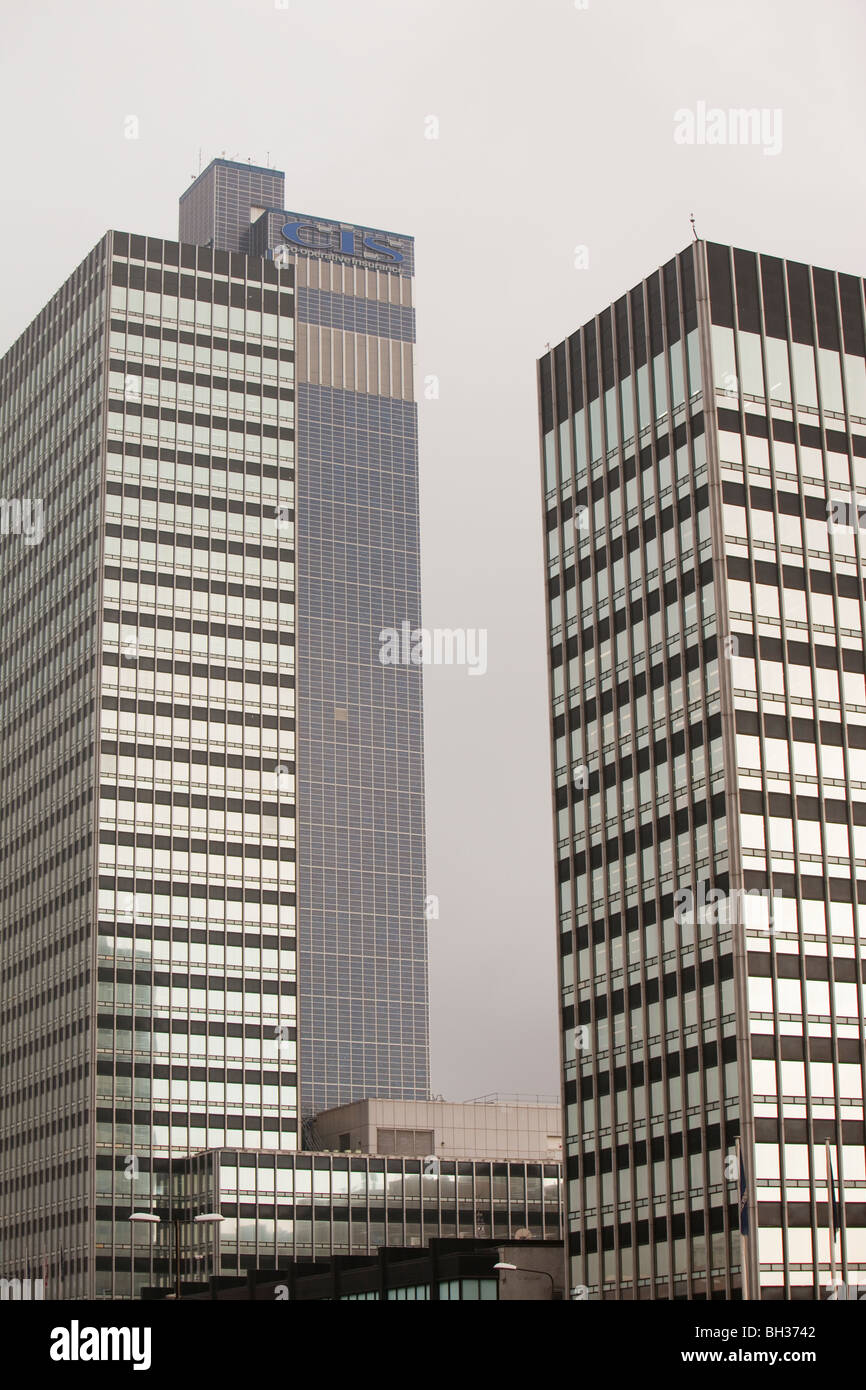 The Cooperatives Insurance Tower Block In Manchester Covered In Solar