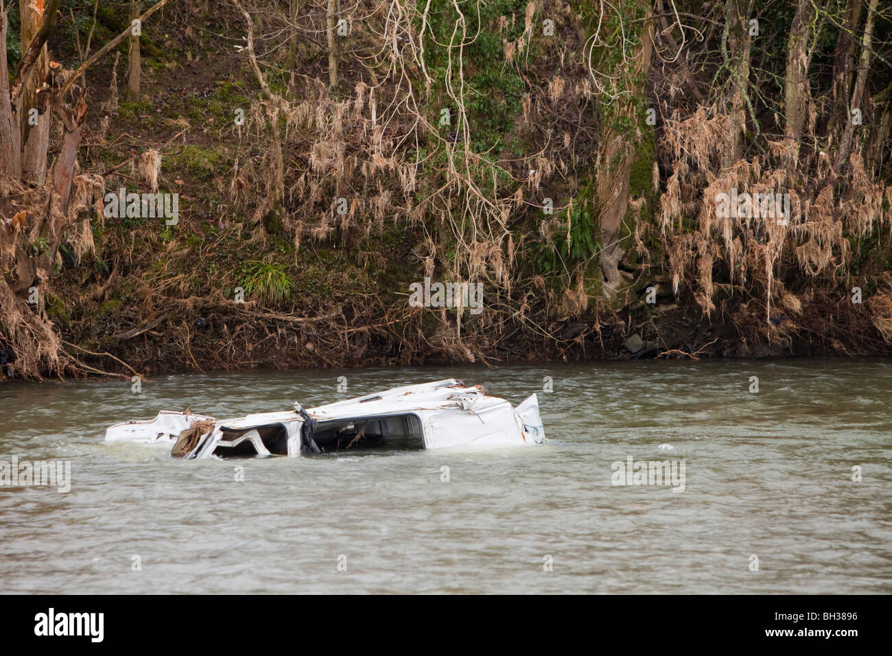 A van washed away during the November 2009 floods in the River Derwent, downstream of Cockermouth, Cumbria, UK. Stock Photo