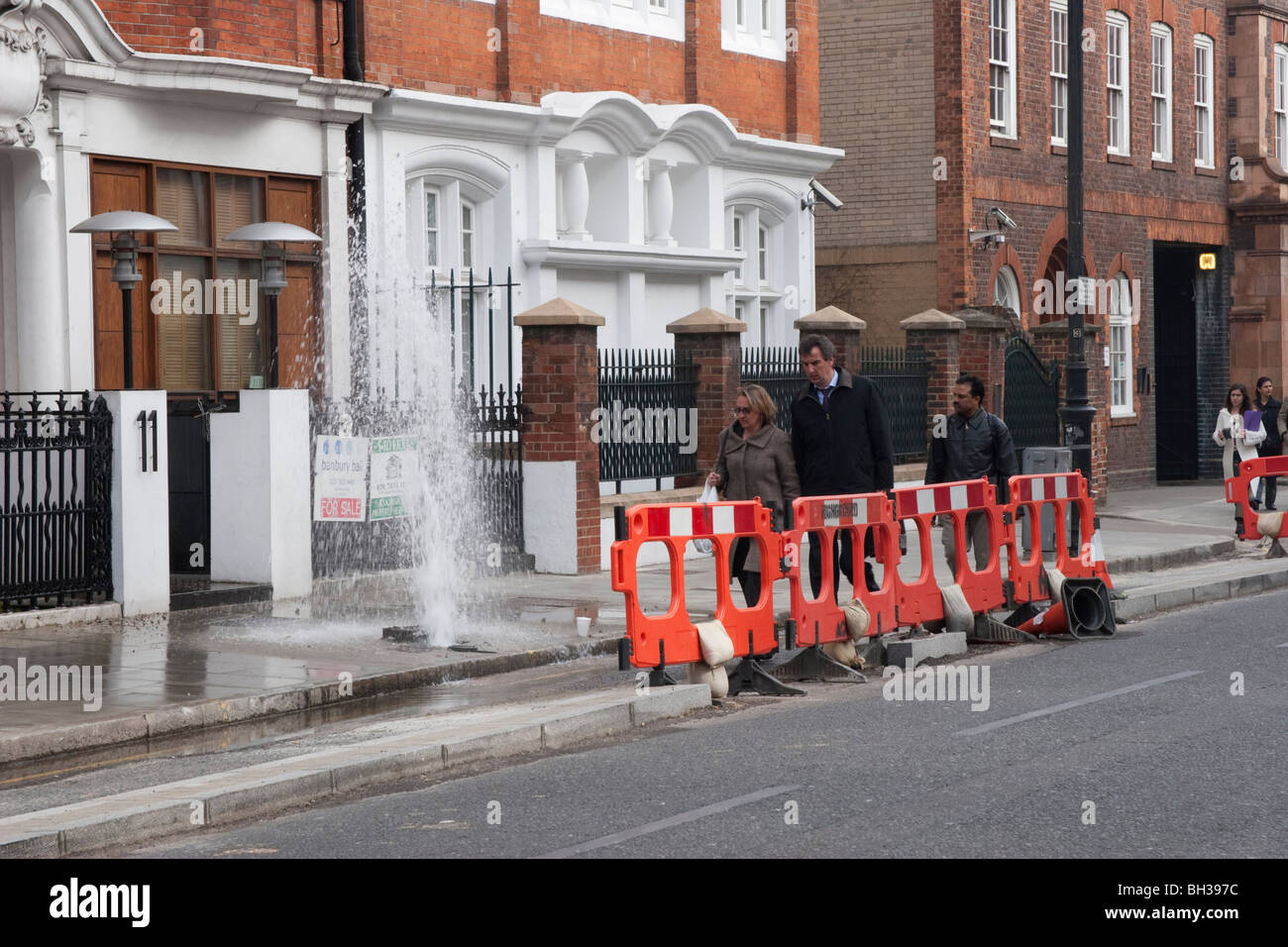 Burst water pipe london hires stock photography and images Alamy