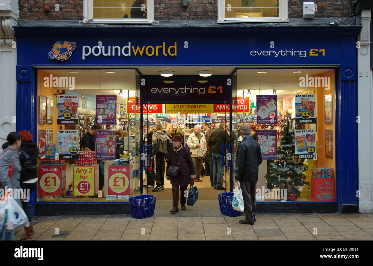 Pound Shop High Resolution Stock Photography and Images Alamy