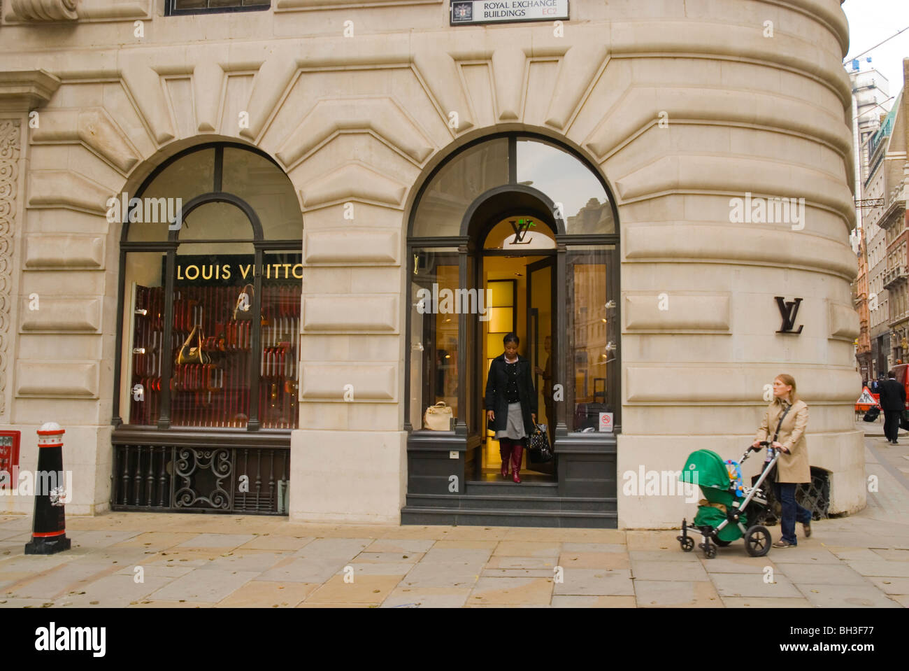 Louis Vuitton shop of London England Europe Photo - Alamy