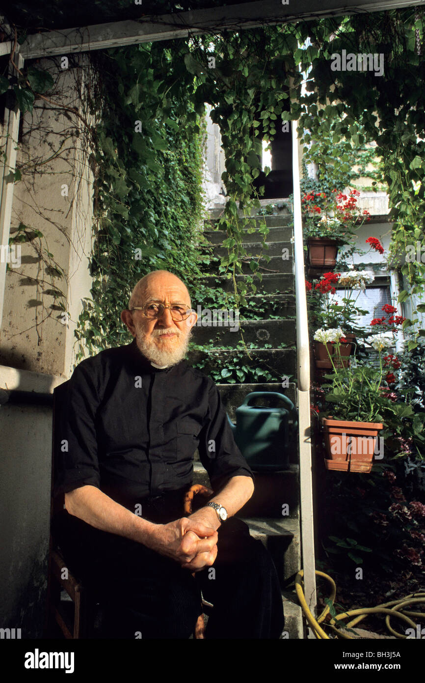 HENRI GROUES, CALLED THE ABBE PIERRE, FRENCH CATHOLIC PRIEST, (1912-2007) Stock Photo