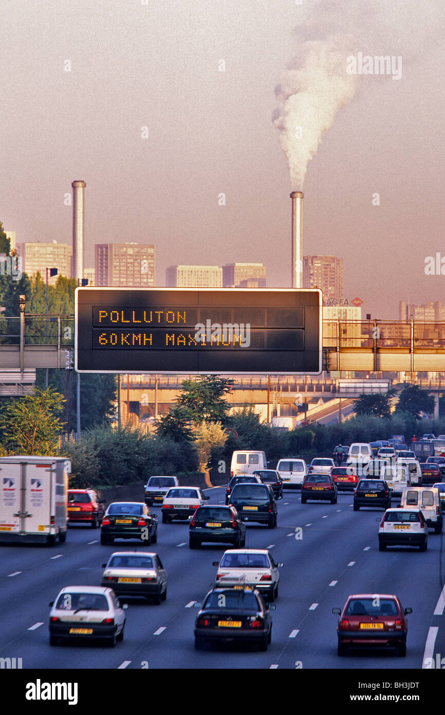 TRAFFIC JAM ON THE A4 MOTORWAY, SIGN LIMITING SPEED TO 60 KM/H IN THE CASE OF PEAK POLLUTION LEVEL 2 Stock Photo