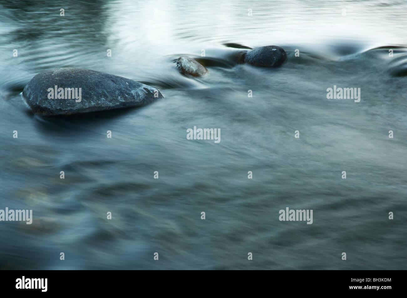 Smooth ripples hi-res stock photography and images - Alamy