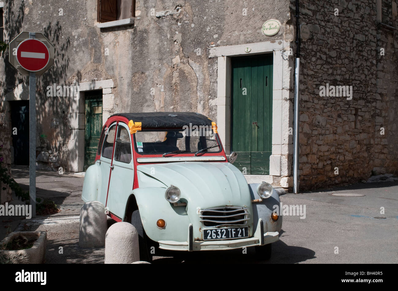 Voiture De Collection Deux Chevaux Citroën Années 1960 - Modèle Métal 11cm Gris, Parfait Pour Collectionneurs