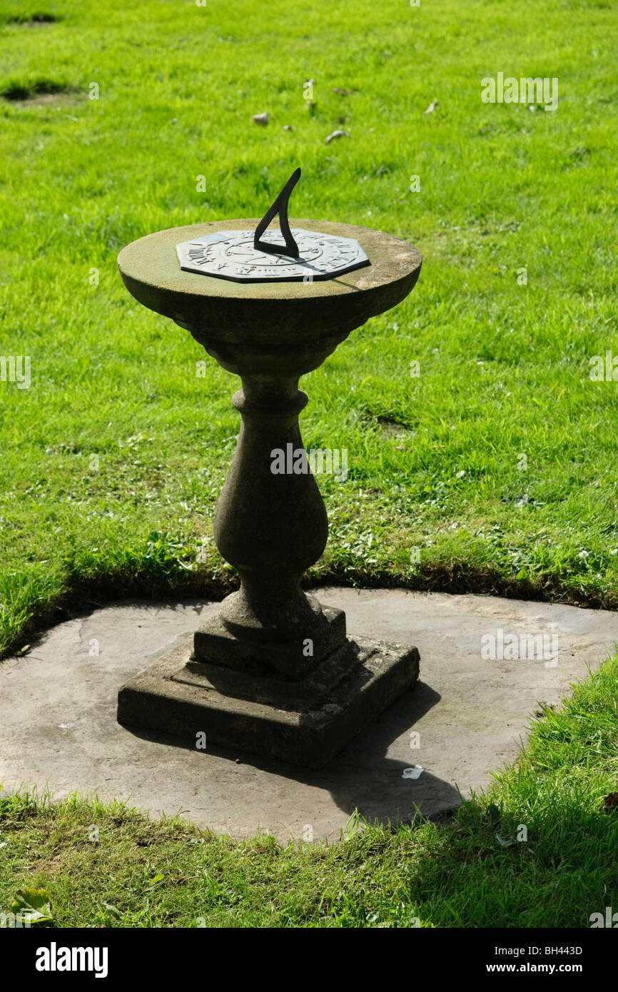 Garden Sundial In Sunshine Stock Photo Alamy