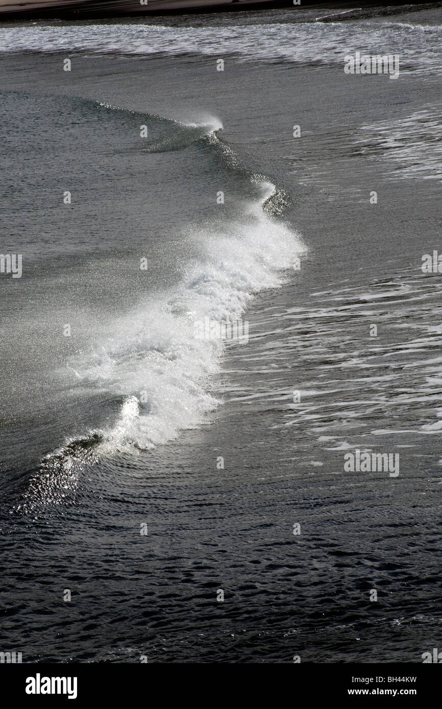 Rolling wave hi-res stock photography and images - Alamy
