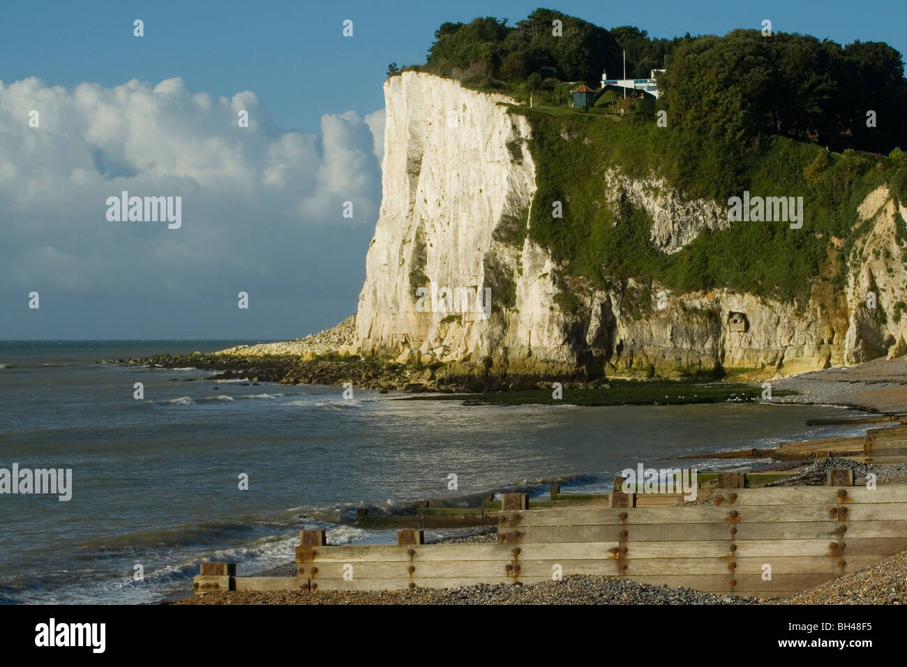 White cliff headland in summer at St. Margarets Bay near Dover Stock