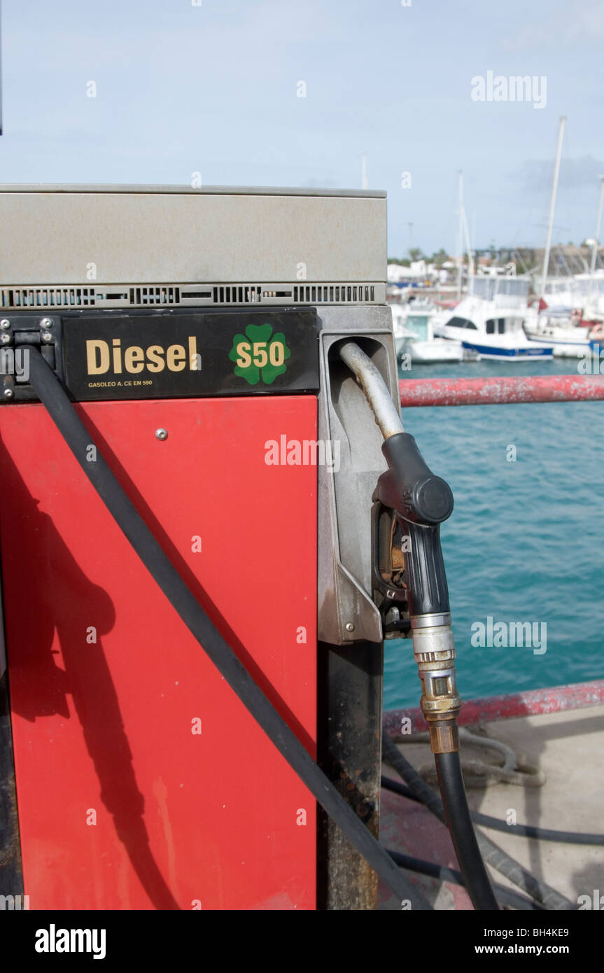 Ships diesel engine hires stock photography and images Alamy
