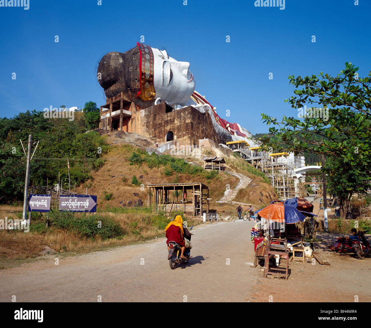 Giant Reclining Buddha at Win Sein Tae Ya Monastery Grosser liegender Buddha Myanmar Burma Stock Photo