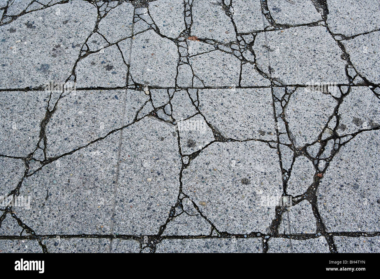 Cracks pavement hires stock photography and images Alamy