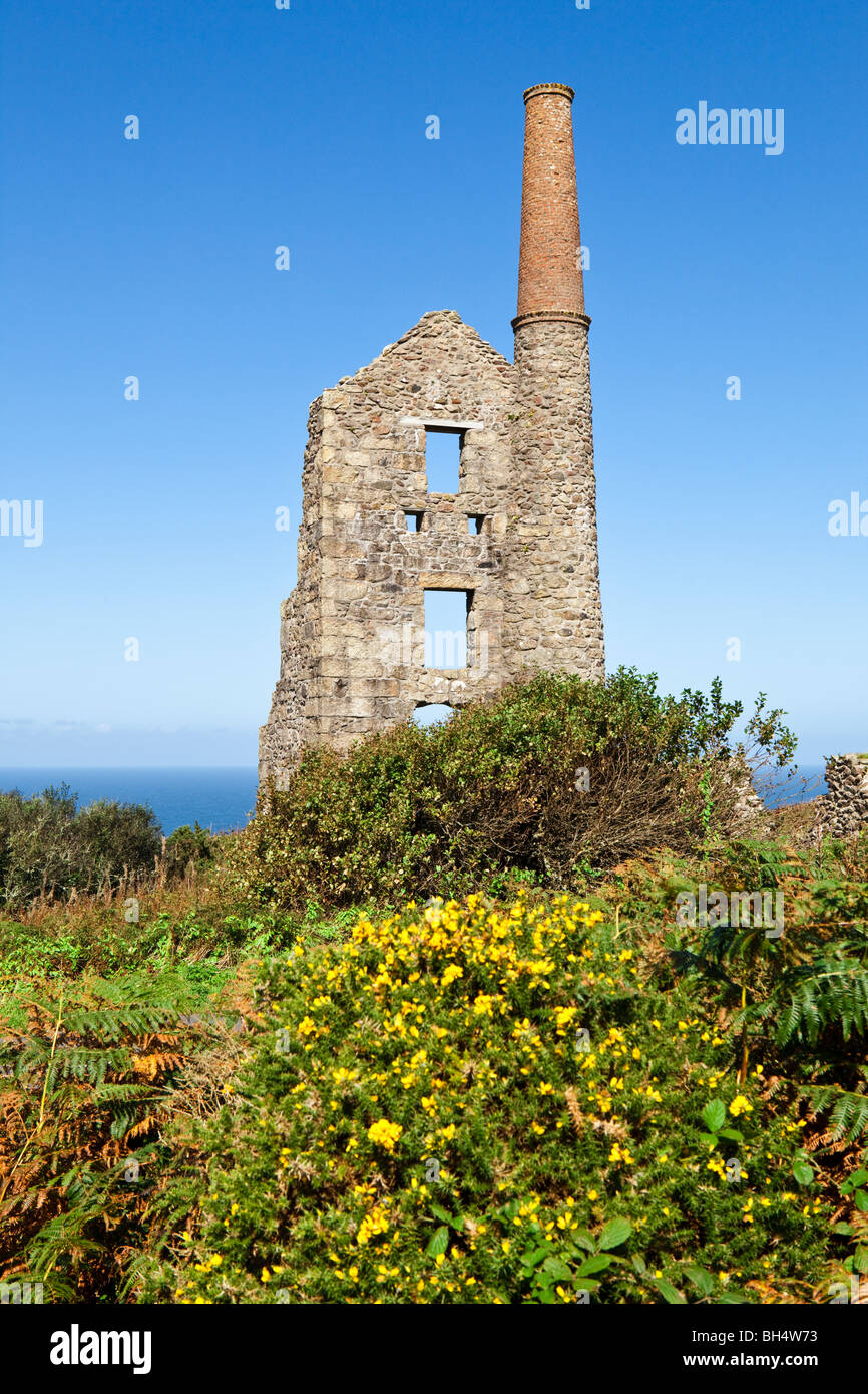 The ruined engine house of the Carn Galver tin mine at Rosemergy, Cornwall Stock Photo