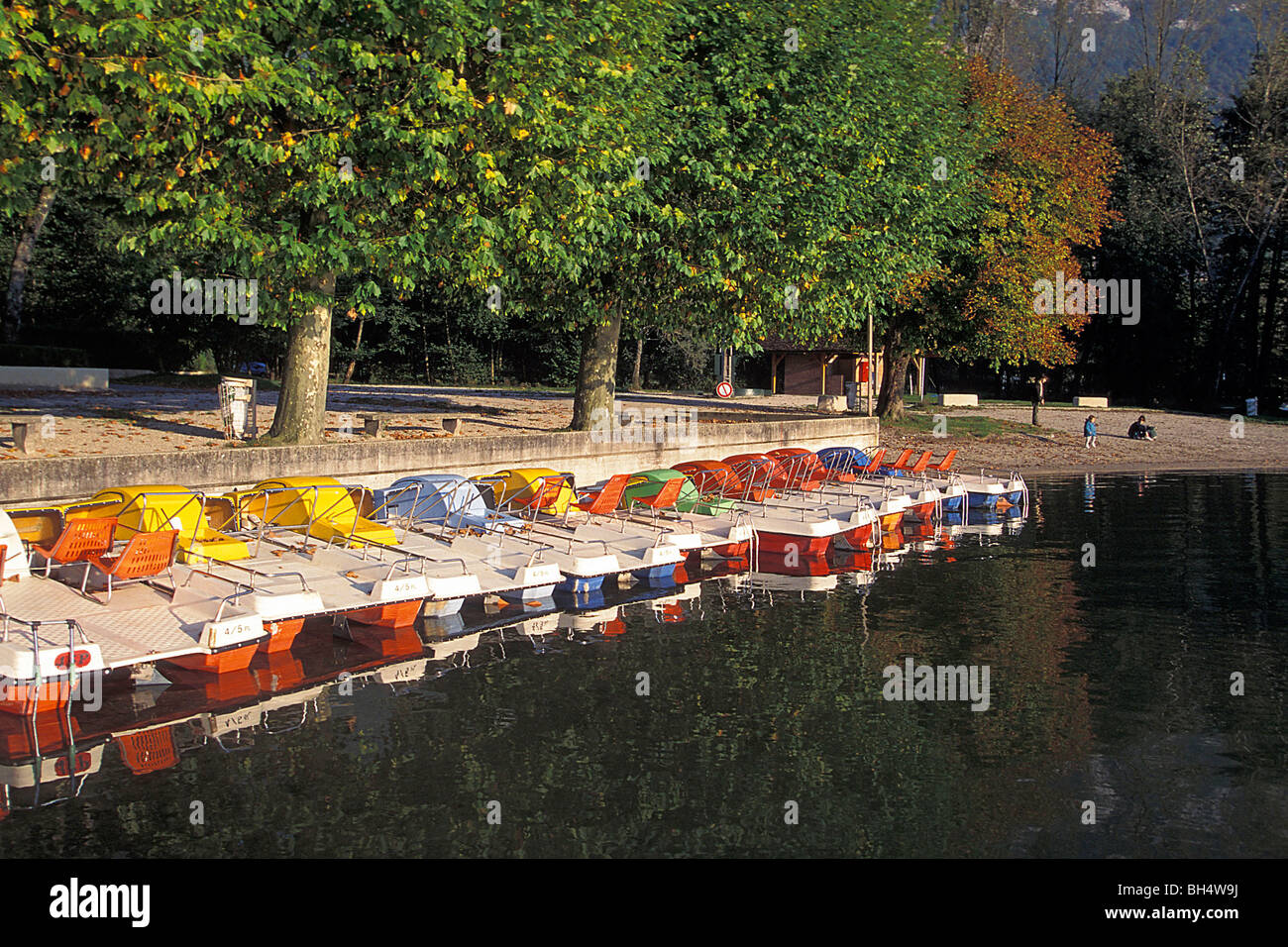 PEDALBOATS ON THE BEACH IN THE VILLAGE OF AIGUEBELETTE, AIGUEBELETTE LAKE, SAVOY (73), FRANCE Stock Photo