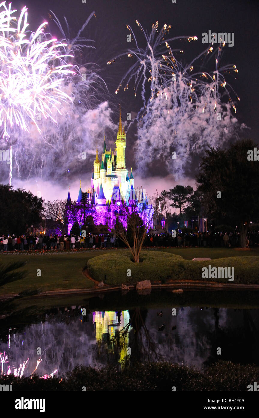 Disneyworld florida fireworks hires stock photography and images Alamy
