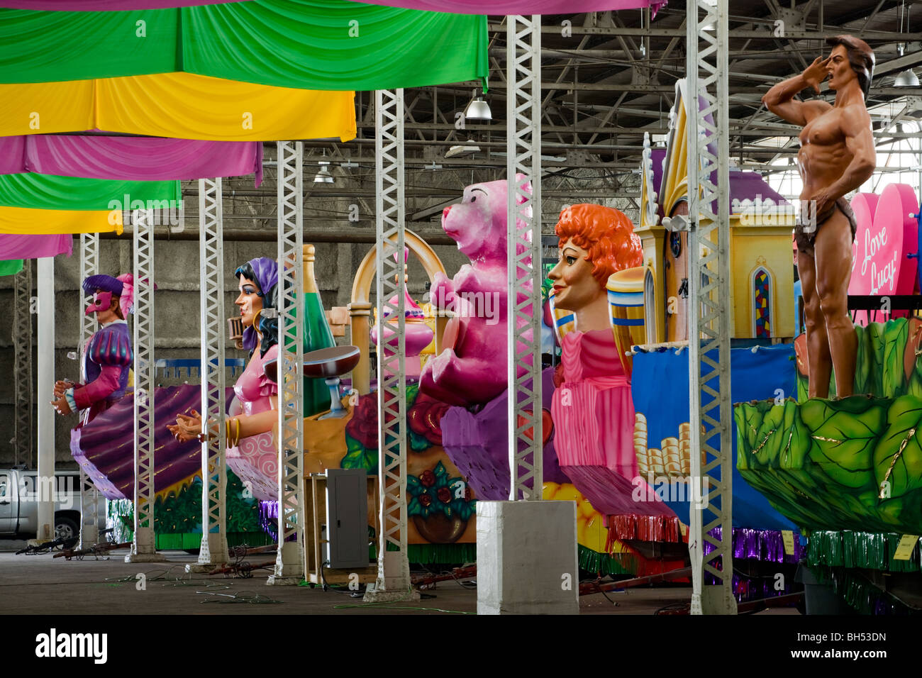 pictures of mardi gras floats