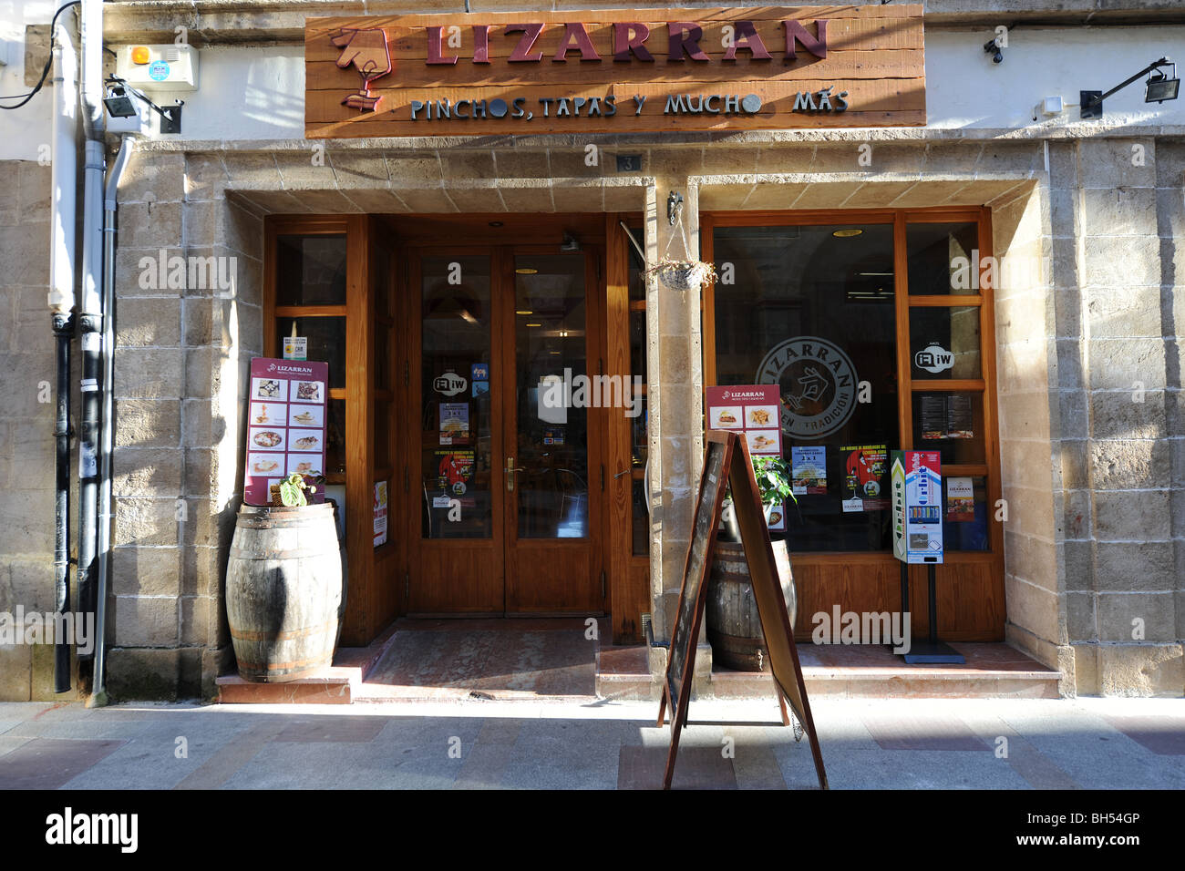 Lizarran Tapas Bar, exterior, (Old Town), Javea / Xabia, Alicante Province,  Comunidad Valenciana, Spain Stock Photo - Alamy