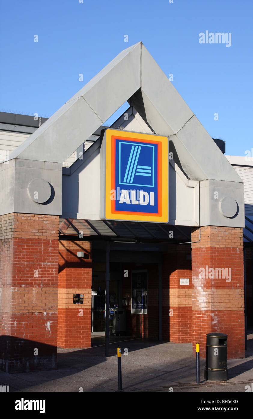 An Aldi supermarket in a U.K. city. Stock Photo