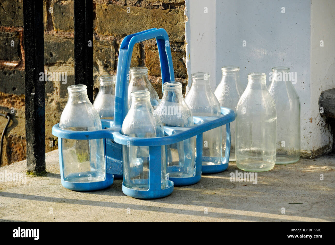 Milk crate hires stock photography and images Alamy