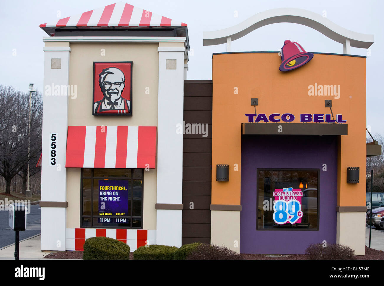 A Taco Bell and Kentucky Fried Chicken restaurant location.  Stock Photo