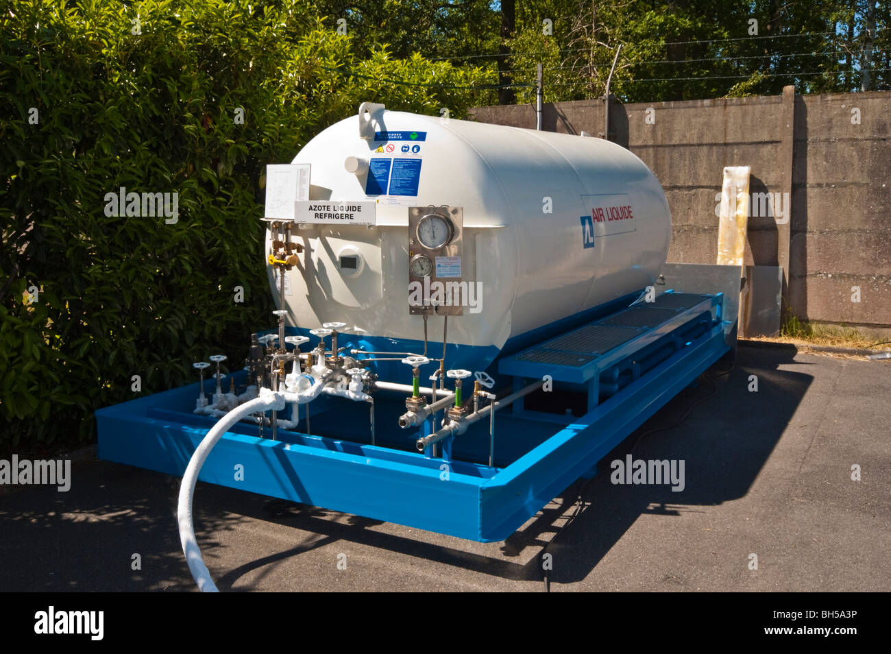 Mobile liquid hydrogen refueling station from Air Liquide at Michelin