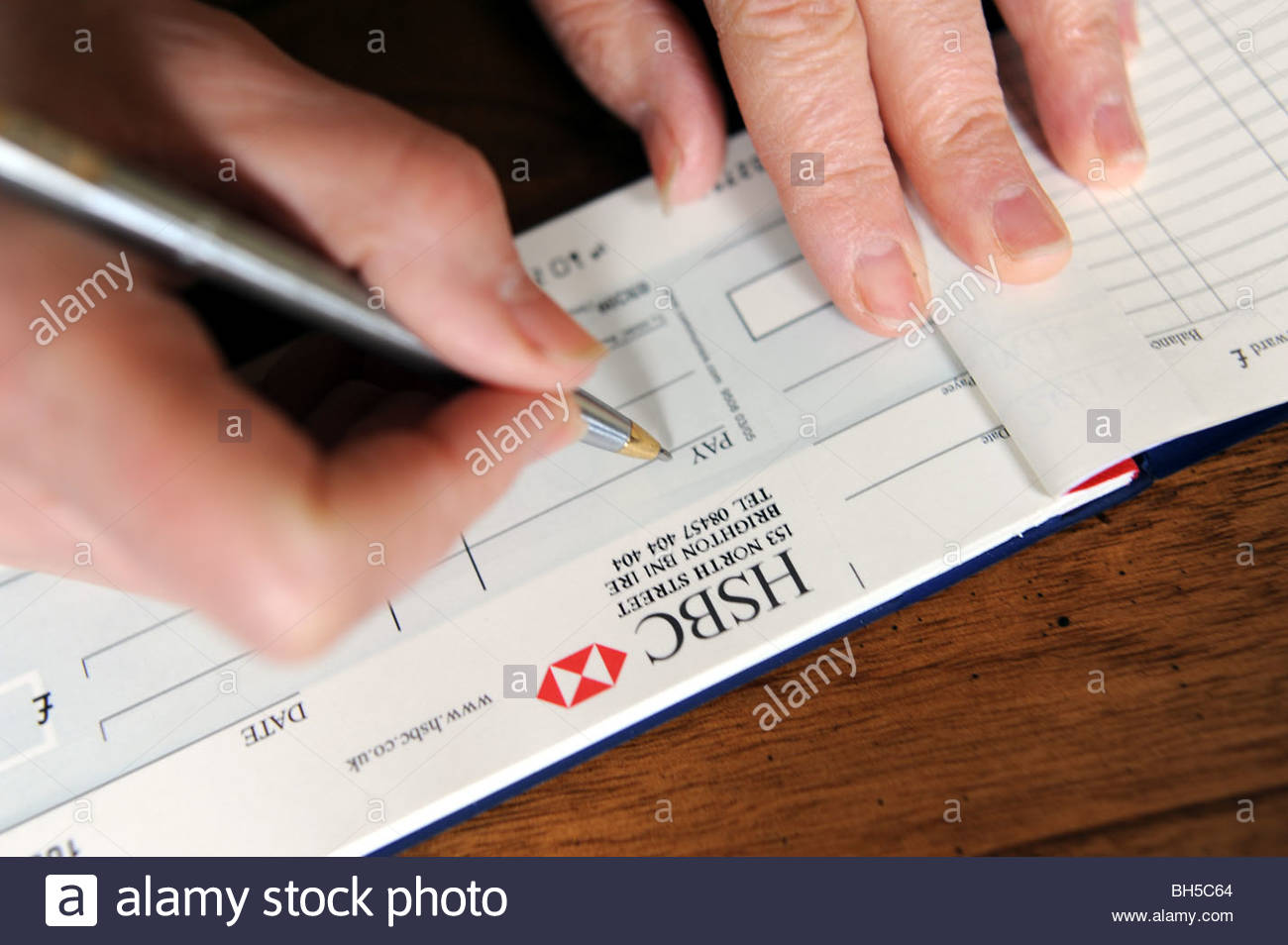 Cheque Book Uk Stock Photos & Cheque Book Uk Stock Images Alamy