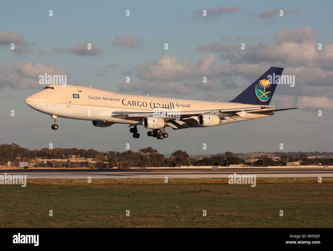 Saudi airlines 747 hi-res stock photography and images - Alamy Saudi airlines 747 hi-res stock photography and images - Alamy