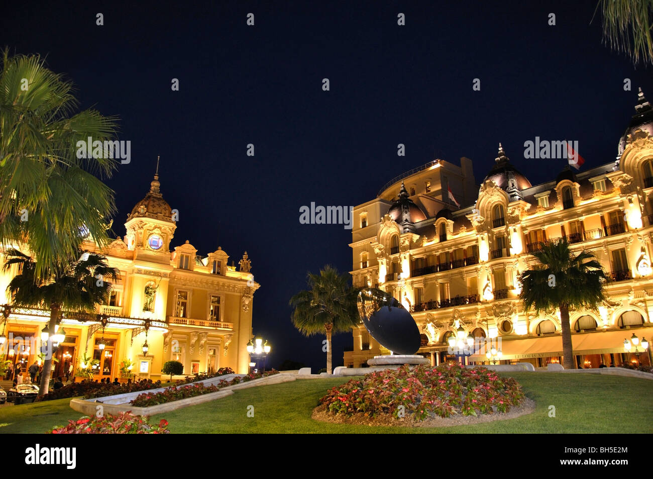 Hotel de Paris - Le Louis XV opposite of Grand Casino Monte Carlo  Principality of Monaco Luxury cars Bentlee Mercedes Ferrari Stock Photo -  Alamy