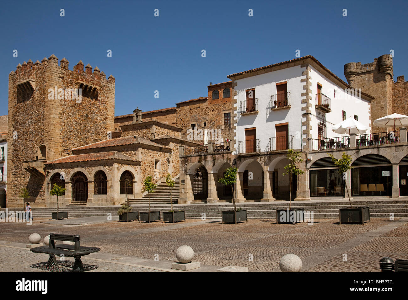 plaza-mayor-centro-hist-rico-monumental-de-c-ceres-extremadura-espa-a