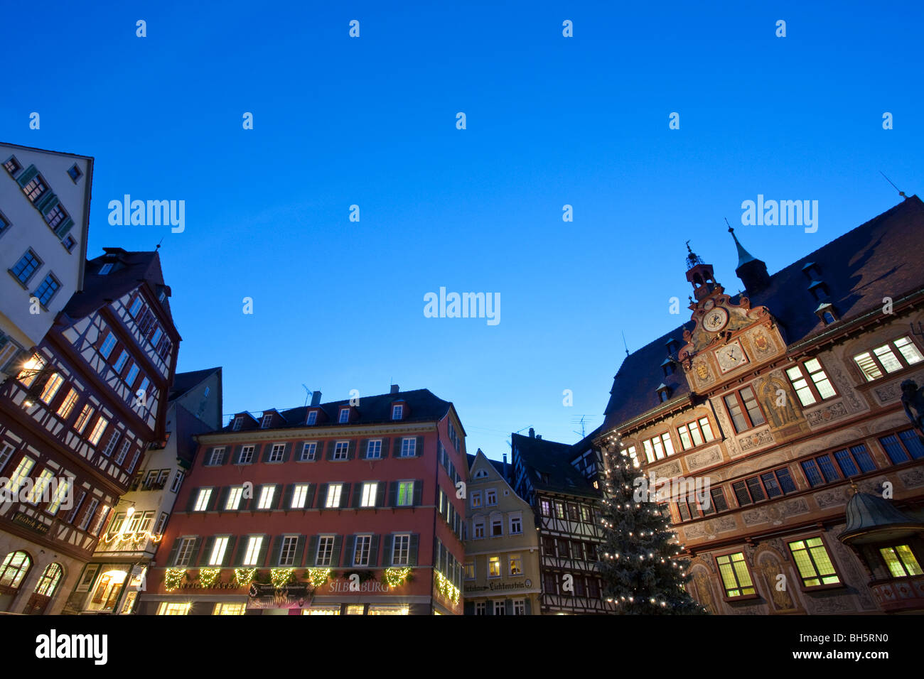 MARKET PLACE, CHRISTMAS TREE, CITY HALL, TUEBINGEN, BADEN - WURTTMBERG, GERMANY Stock Photo