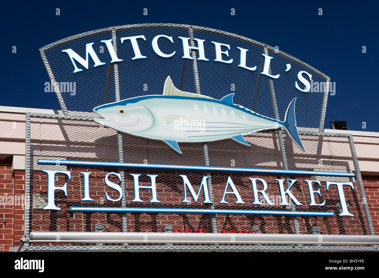 MITCHELL'S FISH MARKET AND FINE DINING RESTAURANT AT NEWPORT SOUTH BANK