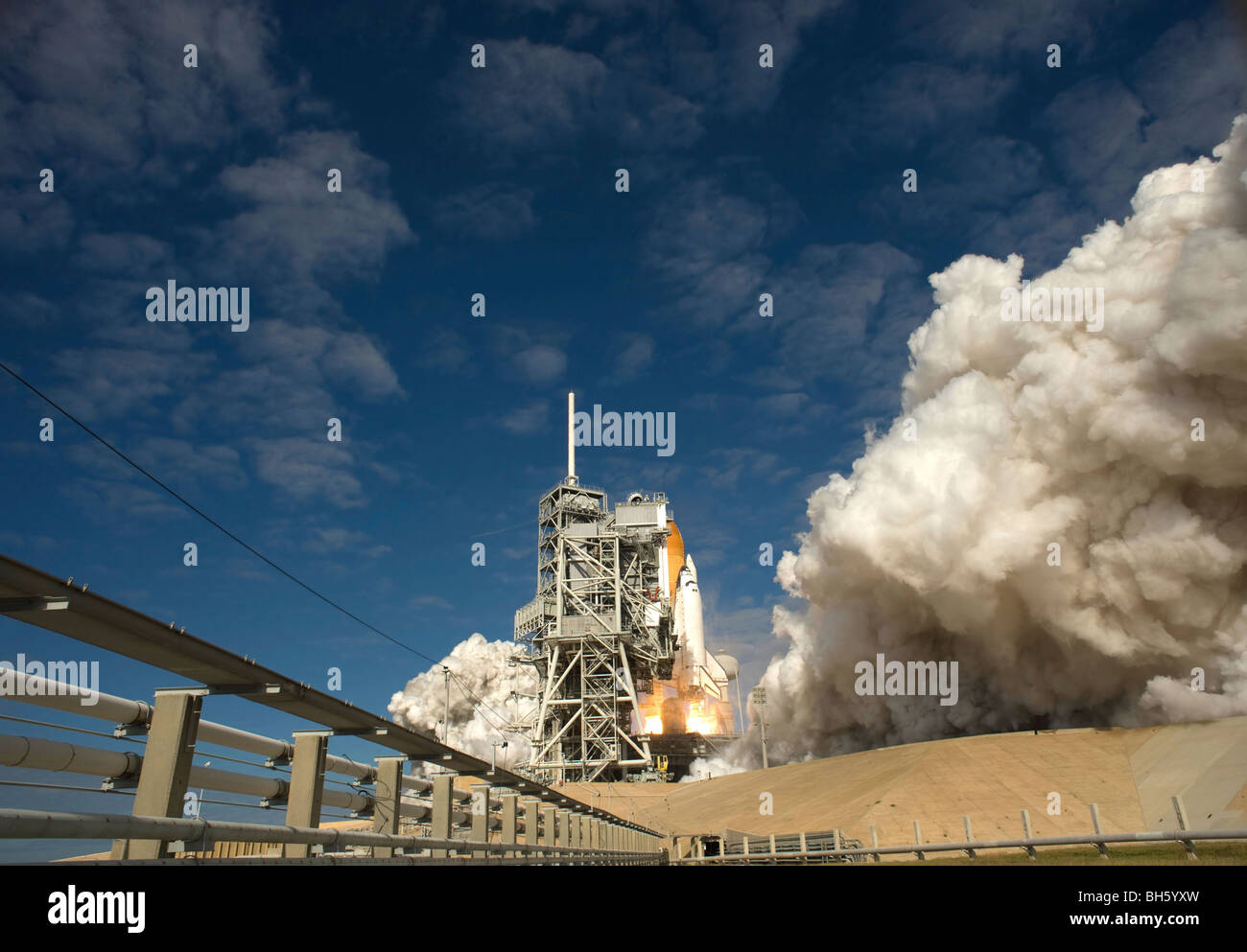 Space Shuttle Atlantis lifts off from its launch pad at Kennedy Space ...