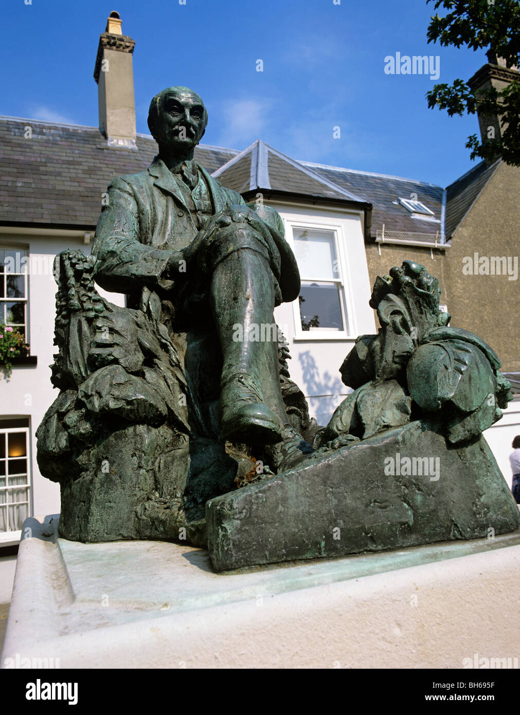 Dorchester - Statue of Thomas Hardy the famous Dorset born poet and ...