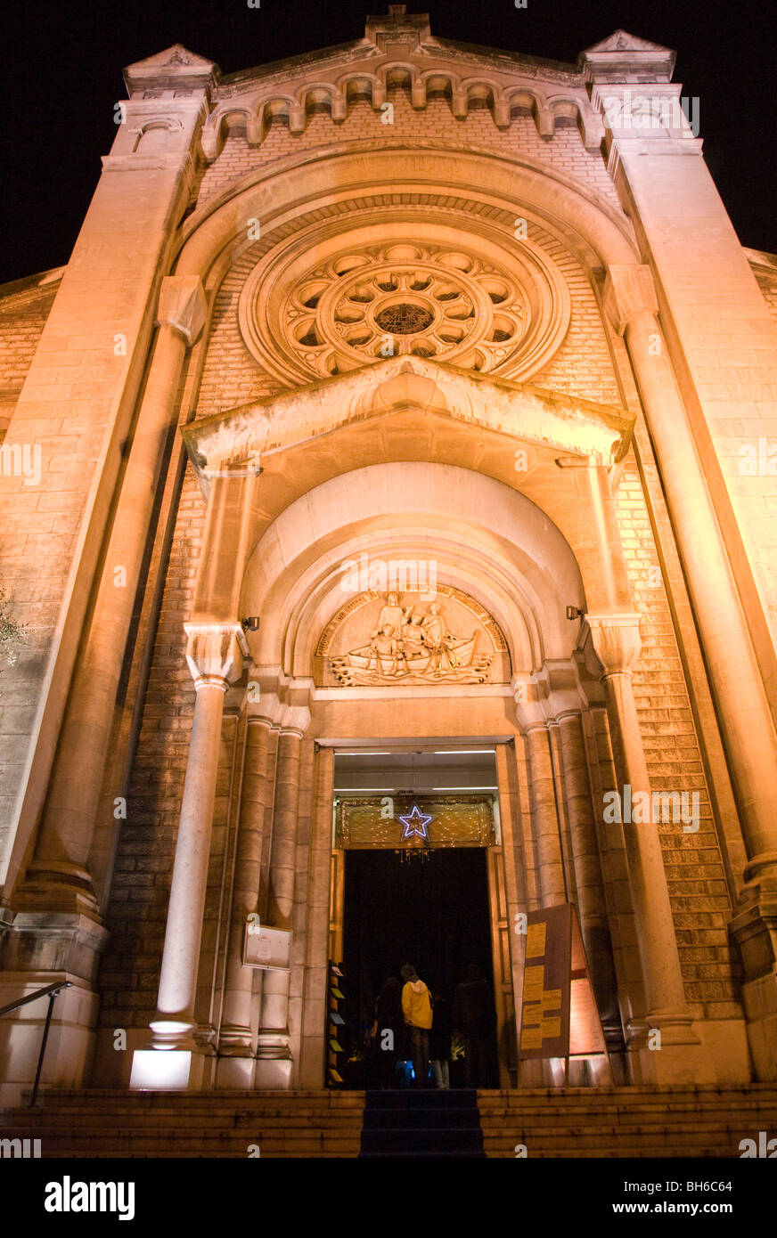 Eglise Saint Pierre d'Arène on New