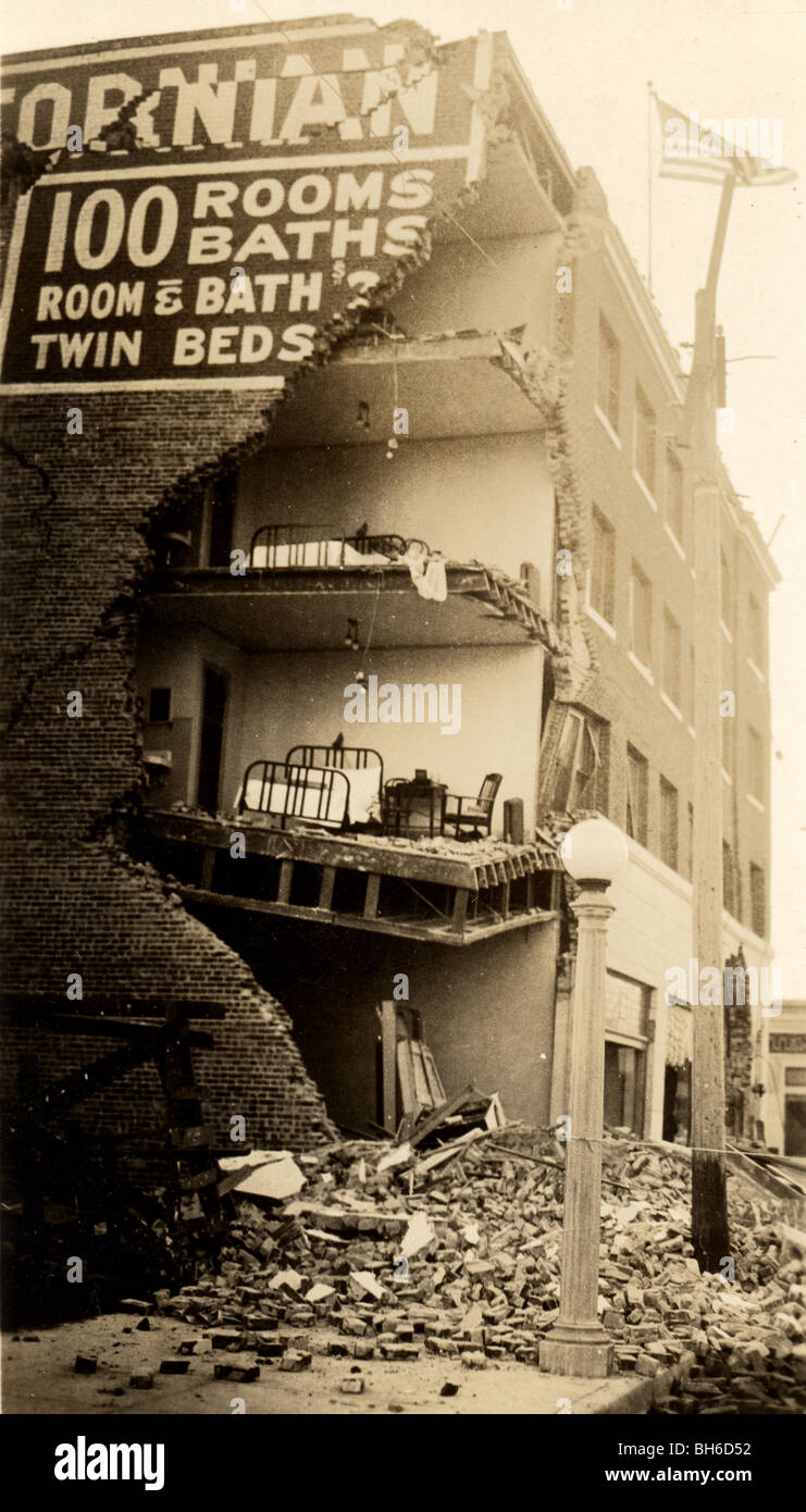 Earthquake Damaged Californian Hotel Stock Photo