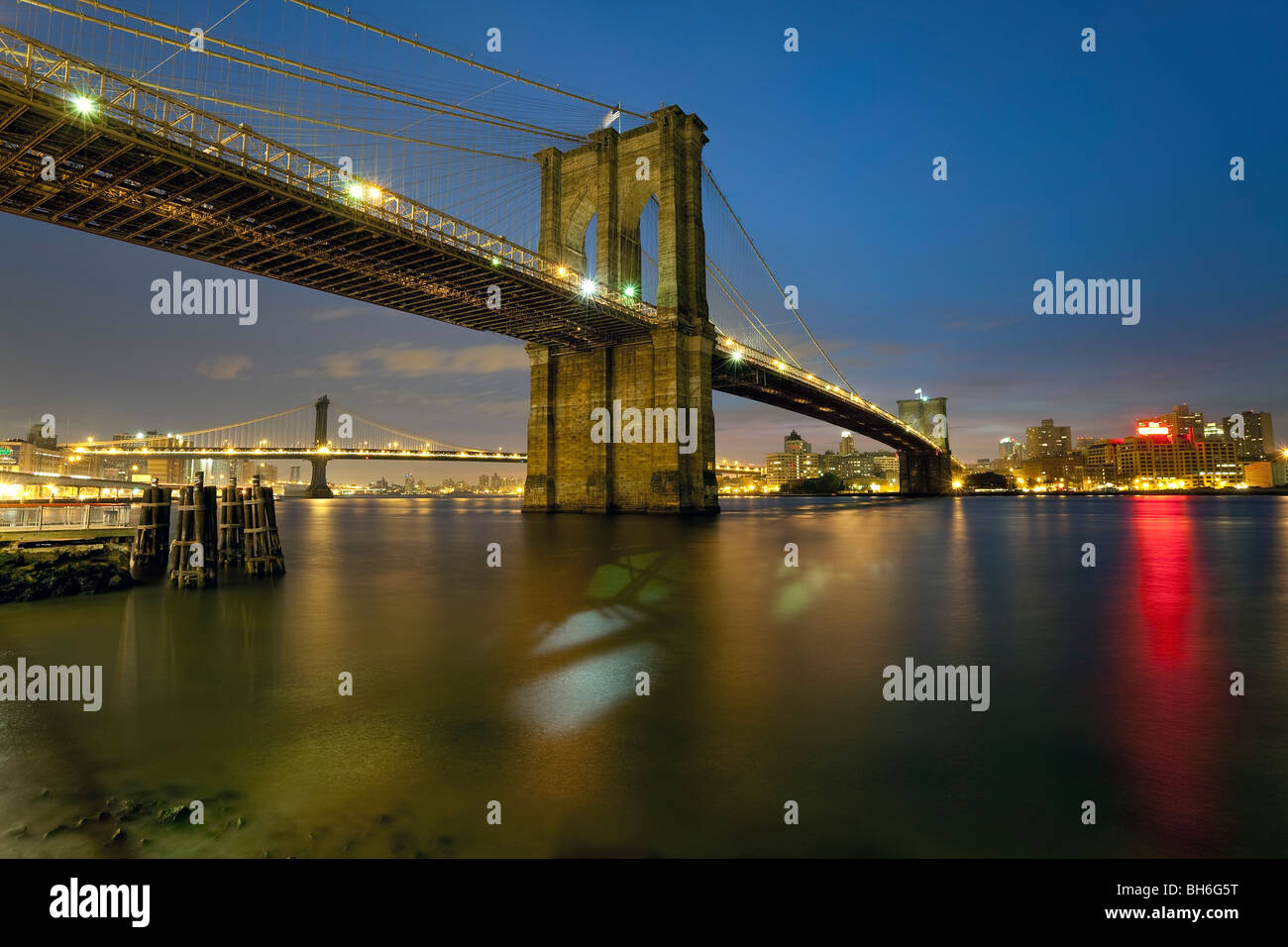 USA, New York City, Manhattan, The Brooklyn and Manhattan Bridges spanning the East river Stock Photo