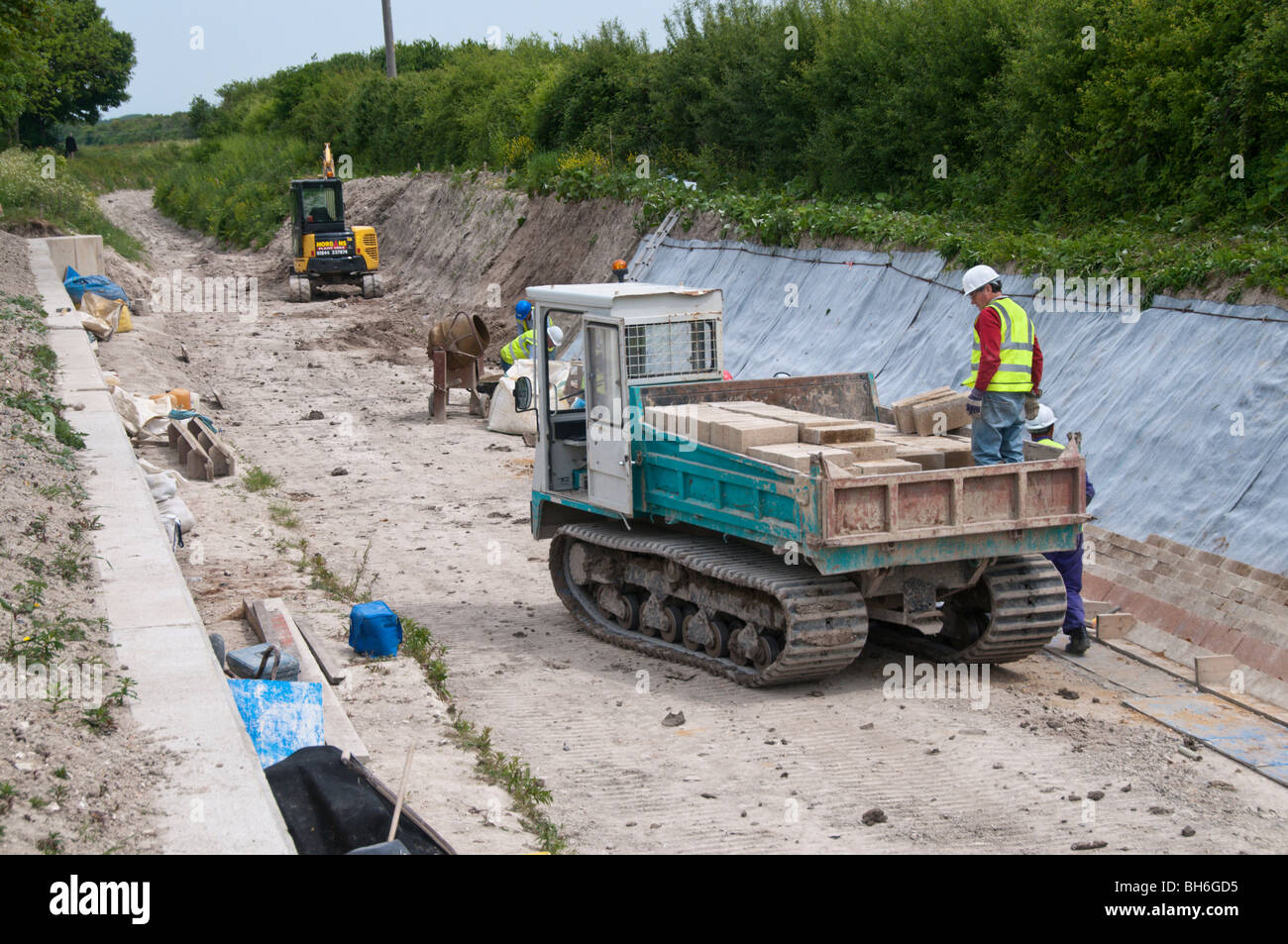 Grand union canal wendover arm hi-res stock photography and images - Alamy