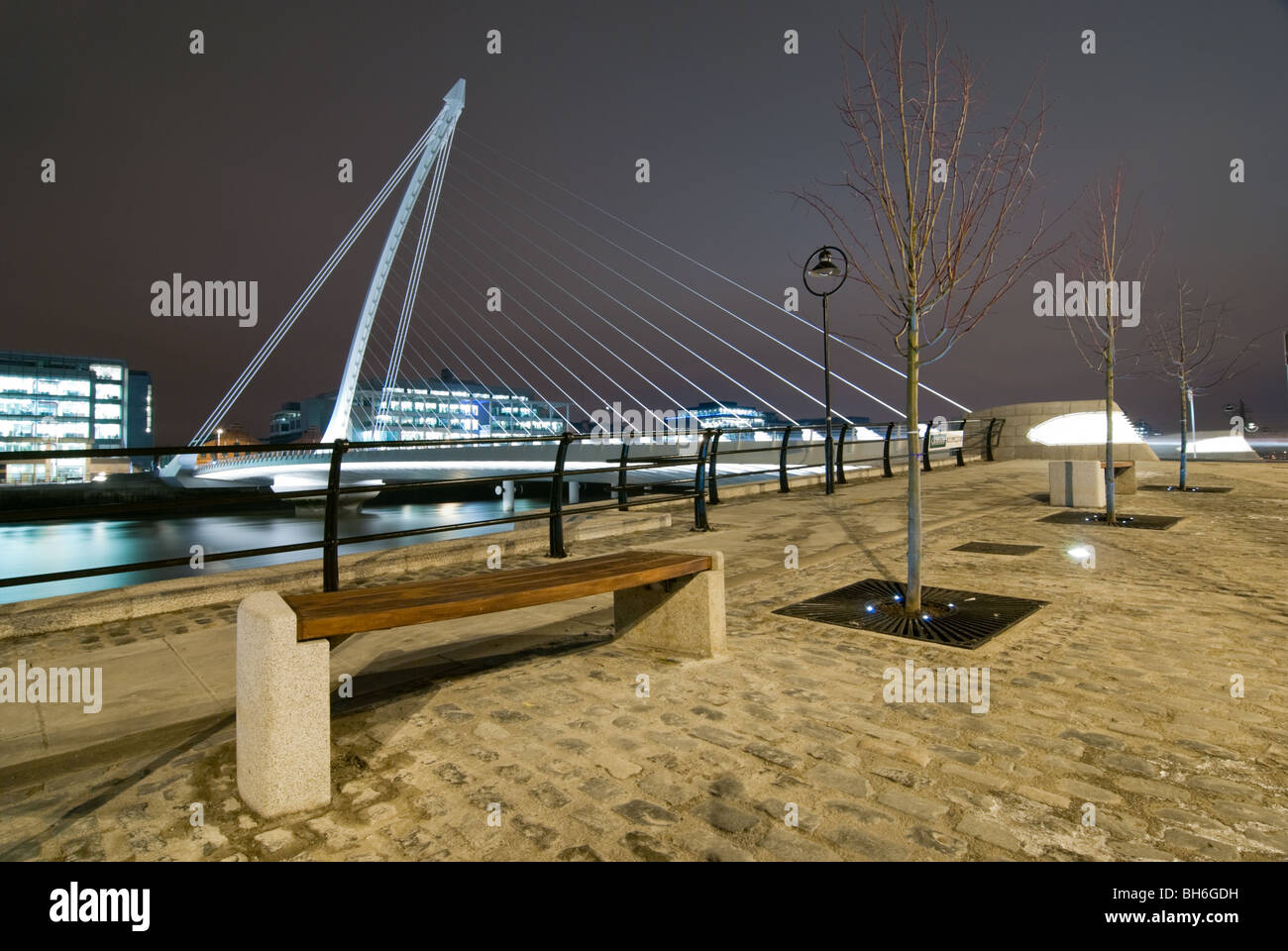 The Samuel Beckett Bridge by Night Stock Photo - Alamy