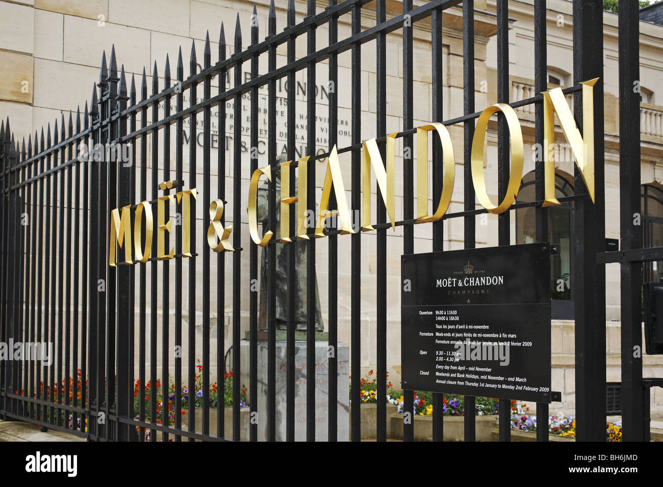 Moët & Chandon winery, headquarters, luxury goods group LVMH, Louis Vuitton Moët  Hennessy, Épernay, Champagne, Marne, France Stock Photo - Alamy