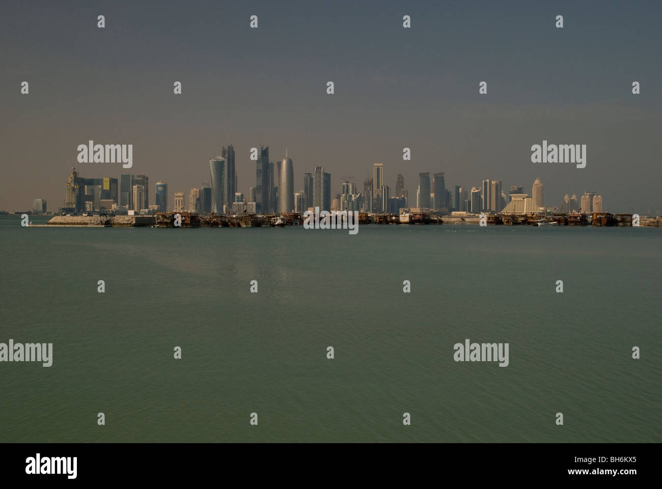 Doha qatar skyline hi-res stock photography and images - Alamy