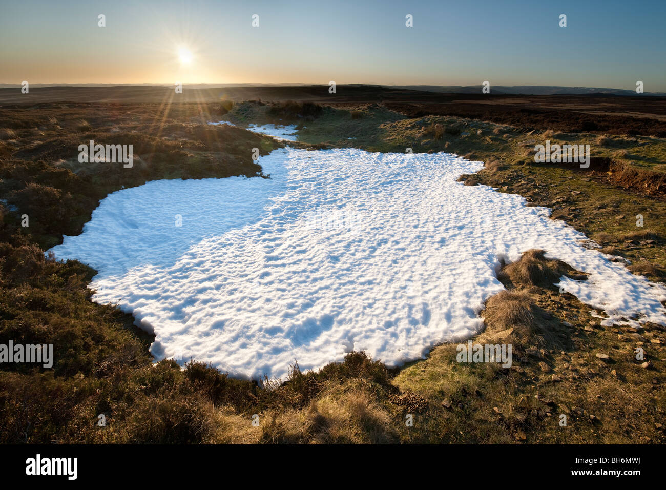 Snow hole at 'Flask Edge' in Derbyshire Stock Photo