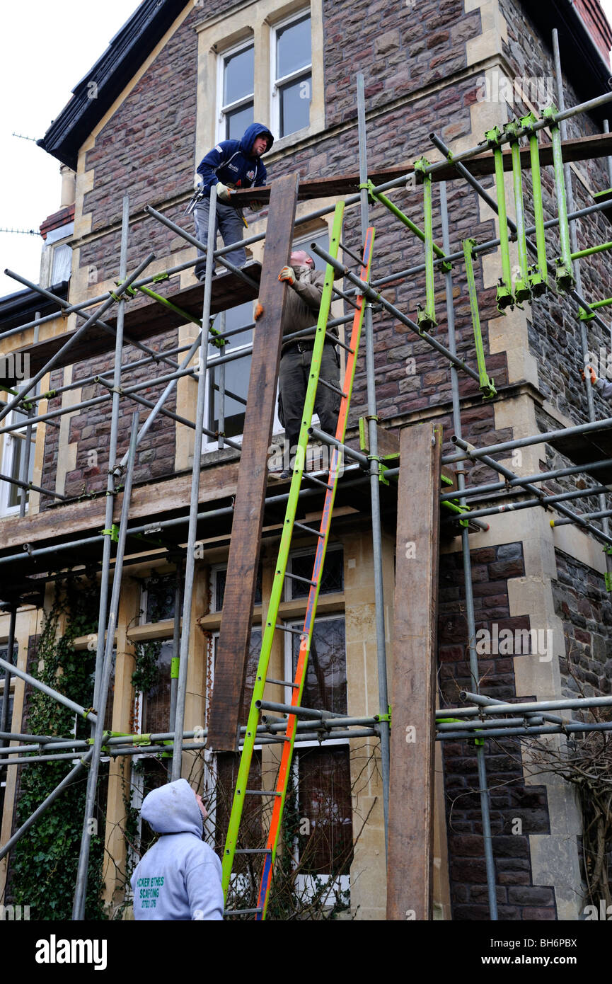 Erecting scaffolding hires stock photography and images Alamy
