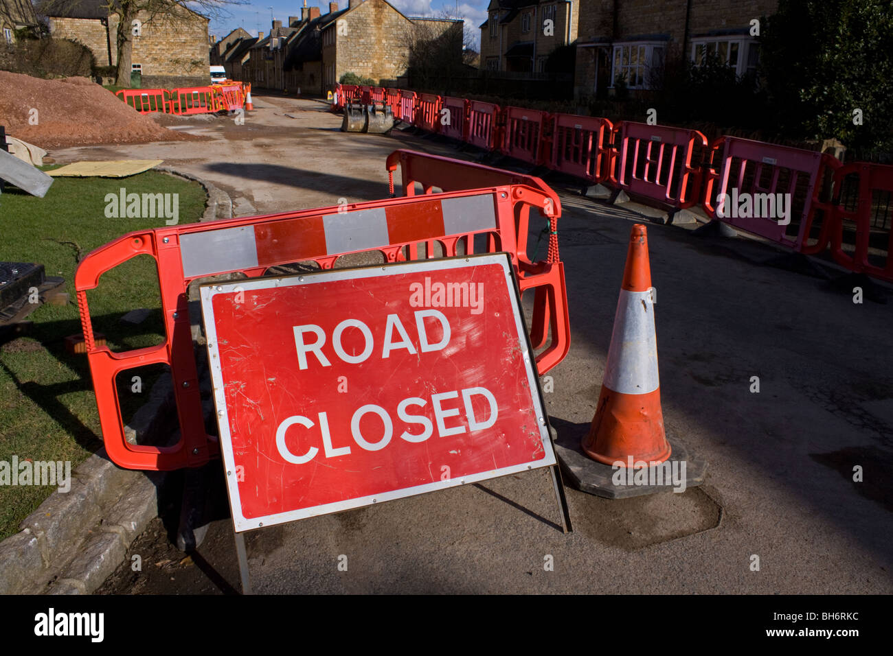 Road Closed sign Stock Photo Alamy